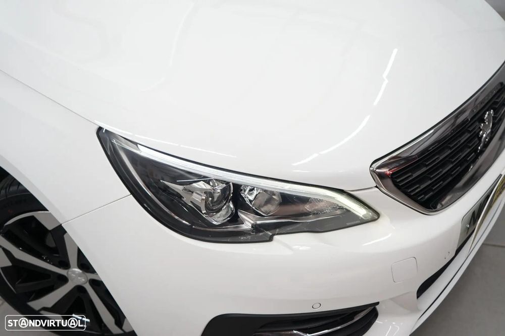Peugeot 308 SW 1.2 PureTech Allure Pack - 8
