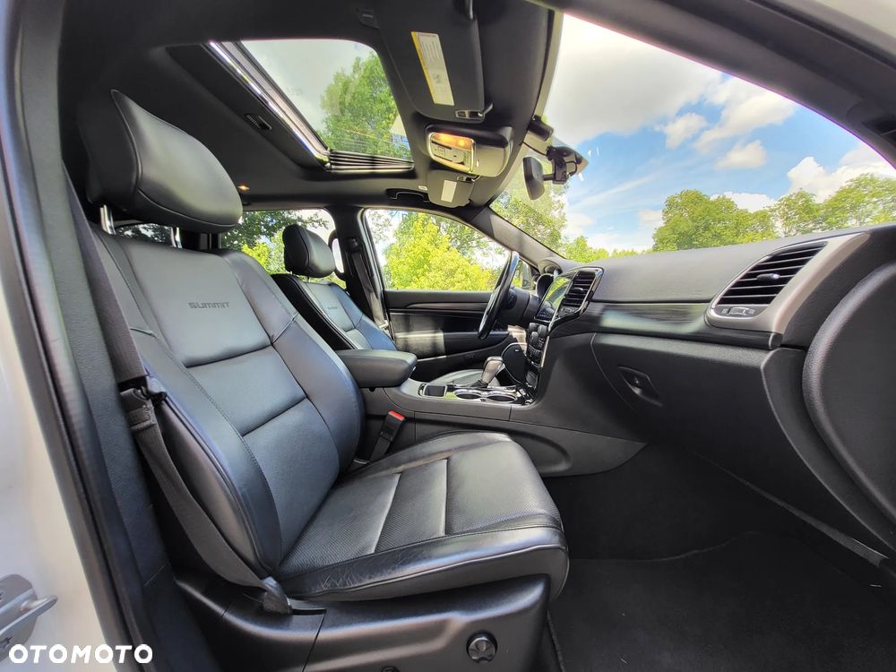Jeep Grand Cherokee - 19