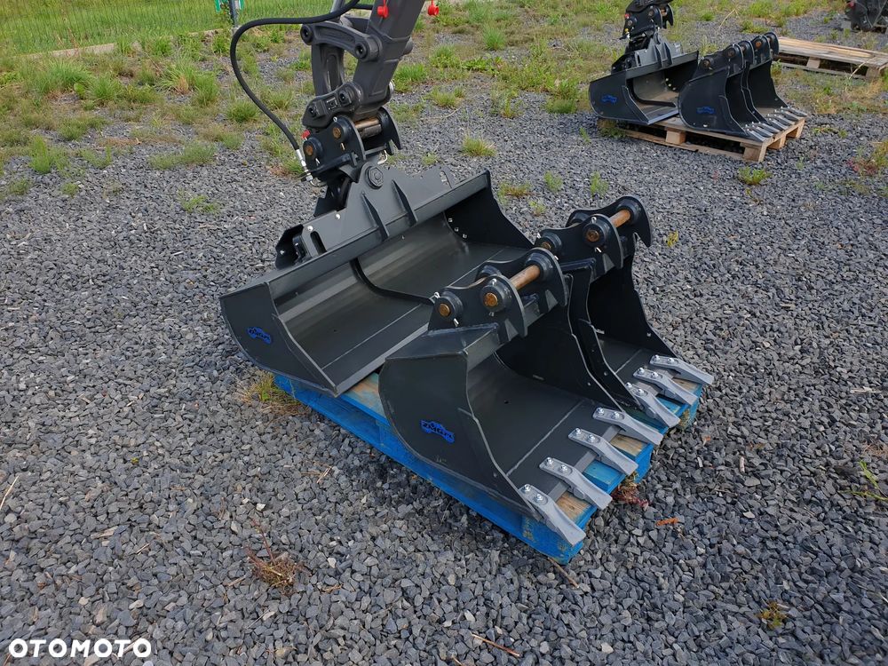 Volvo ECR25D NOWA DOSTĘPNA OD RĘKI, SZYBKOZŁĄCZE, DŁUGIE RAMIĘ, OBRÓT W OBRYSIE - 20