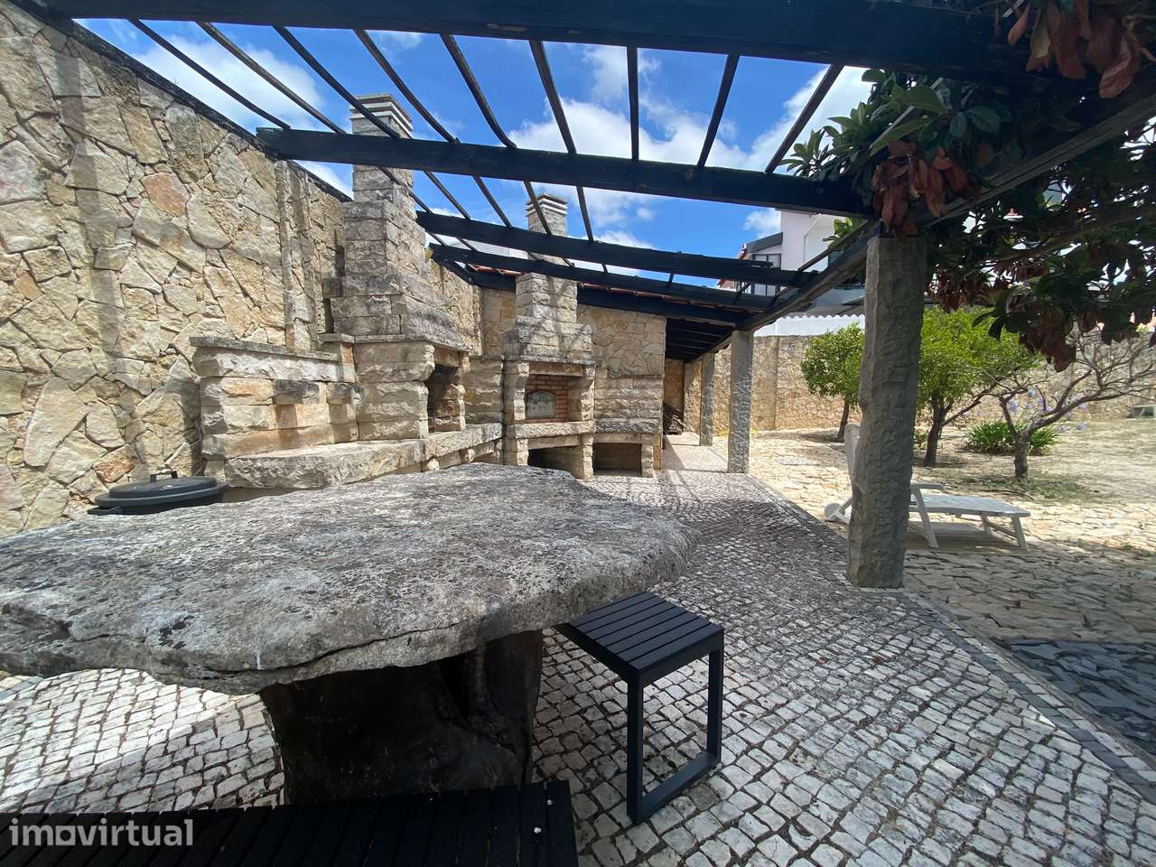 Moradia T4 | Terreno 1.050 m² | Cave 130 m² | Jardim | Fernão Ferro - Grande imagem: 5/26