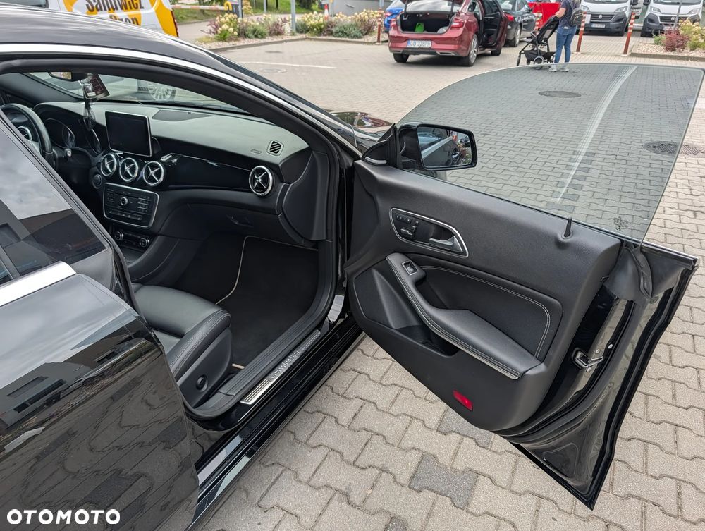 Mercedes-Benz CLA 250 4-Matic - 16