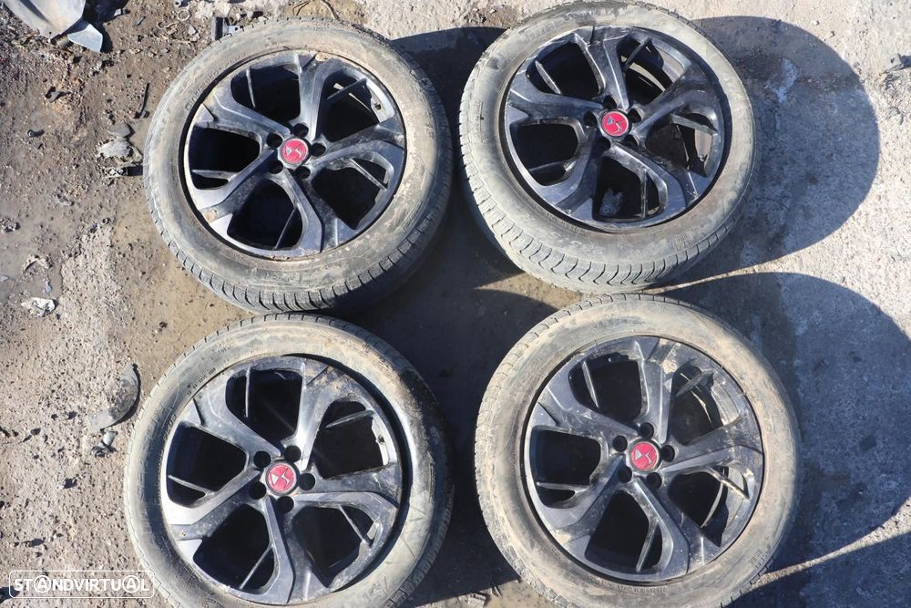 PNEU DS 7 CROSSBACK - 1