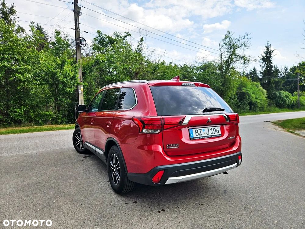Mitsubishi Outlander 2.0 2WD SUV-Star - 15