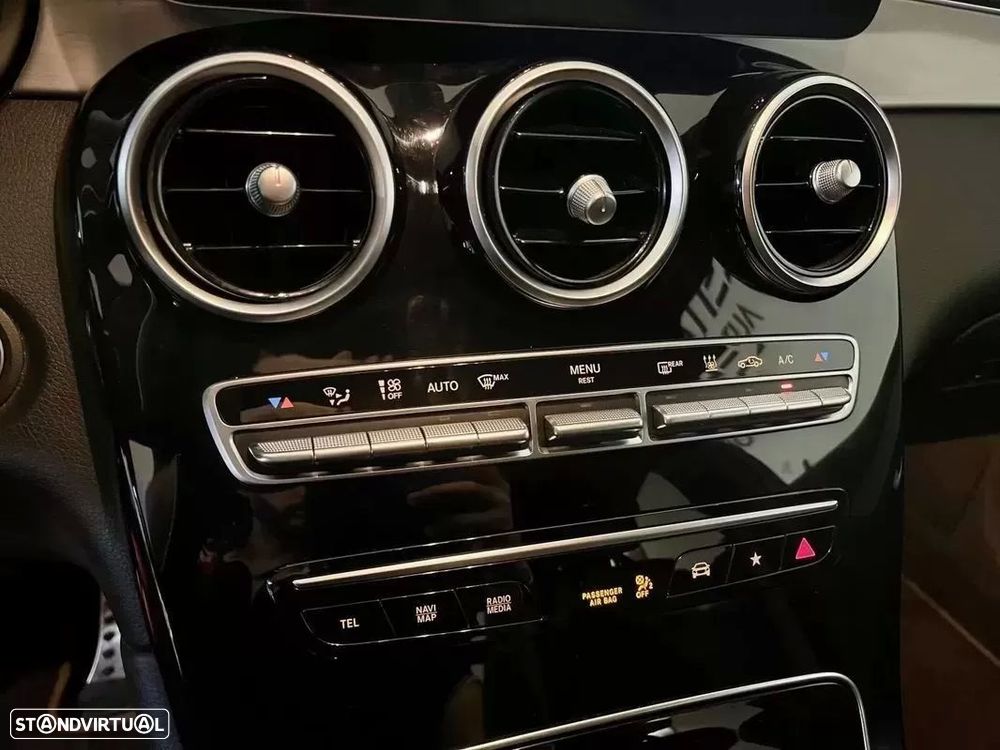 Mercedes-Benz GLC 300 e Coupé 4Matic - 25