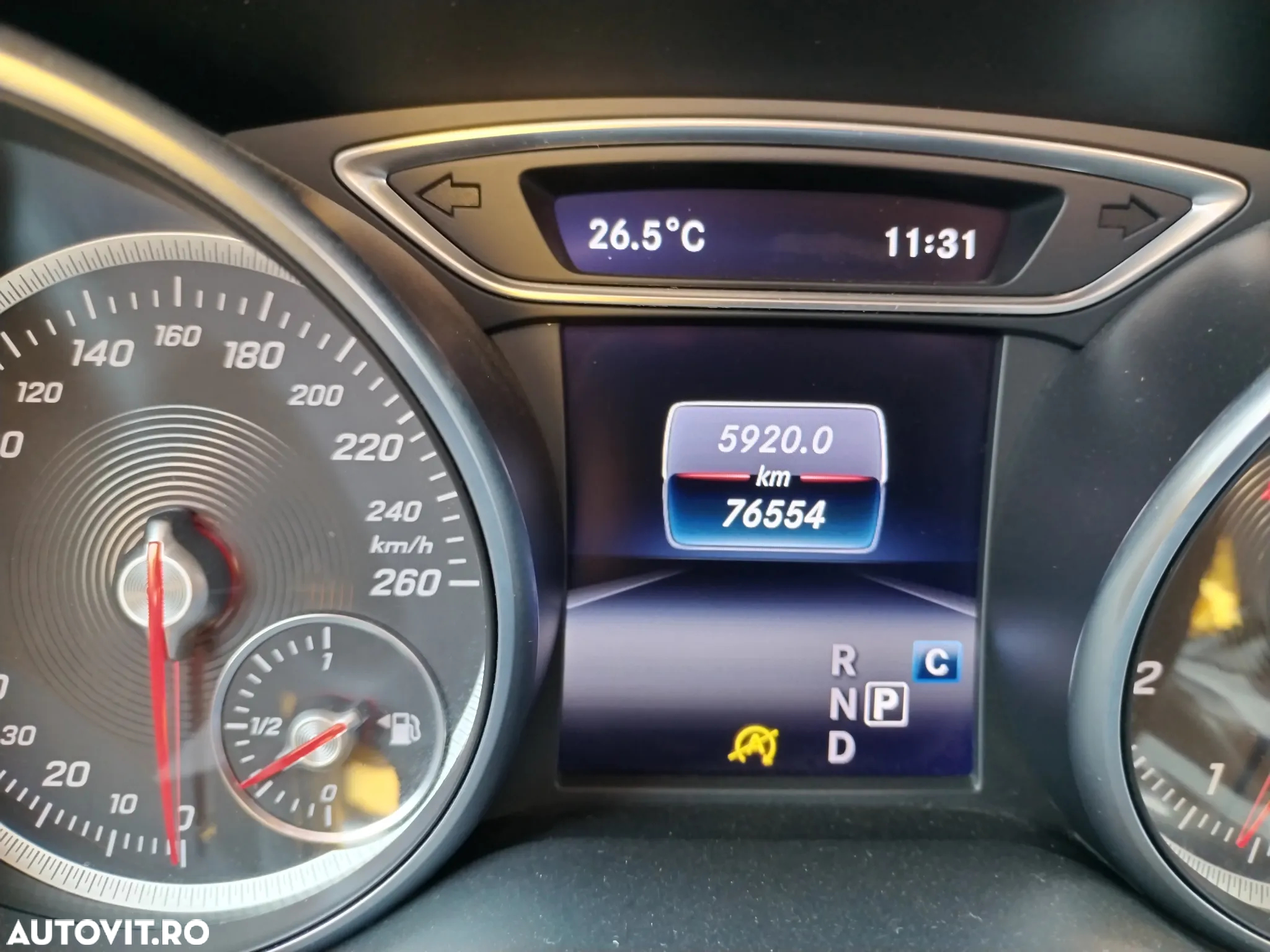 Mercedes-Benz GLA - 10