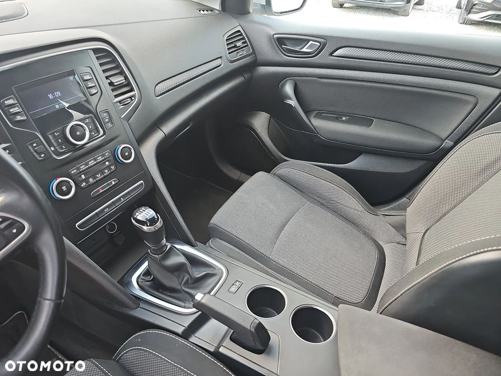 Renault Megane 1.5 Blue dCi Business - 16