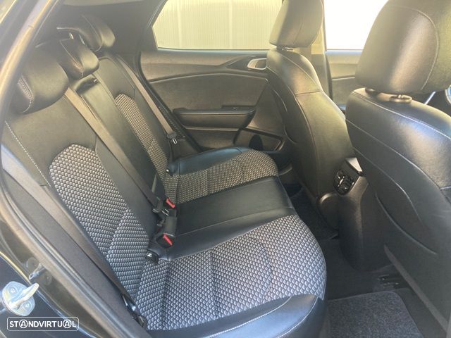 Kia XCeed 1.6 GDi PHEV Tech - 26
