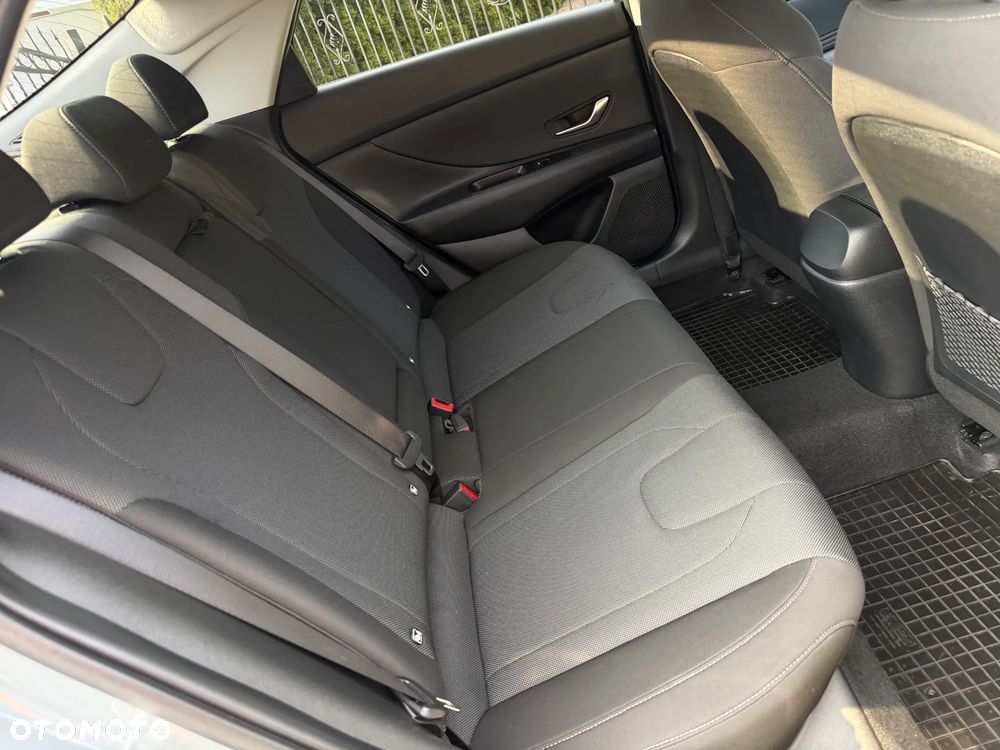 Hyundai Elantra 1.6 Modern - 32