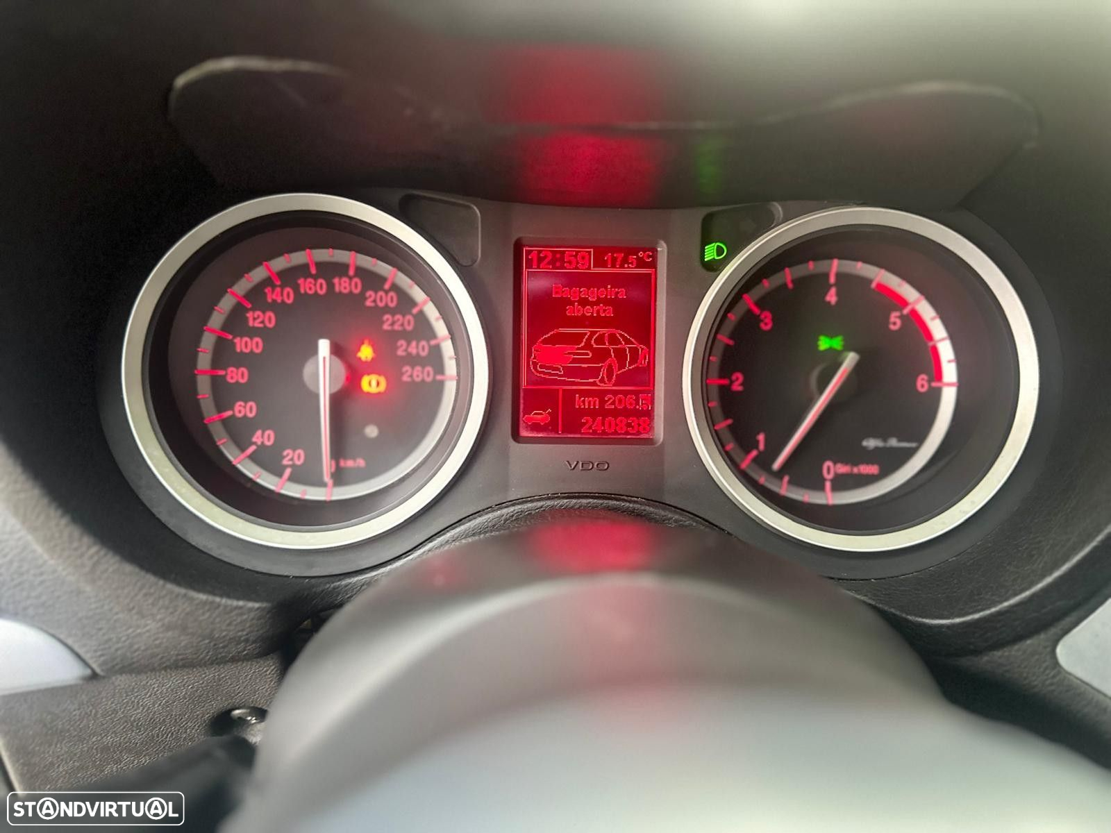 Alfa Romeo 159 Sportwagon 1.9 JTDm 16V Sportiva - 24