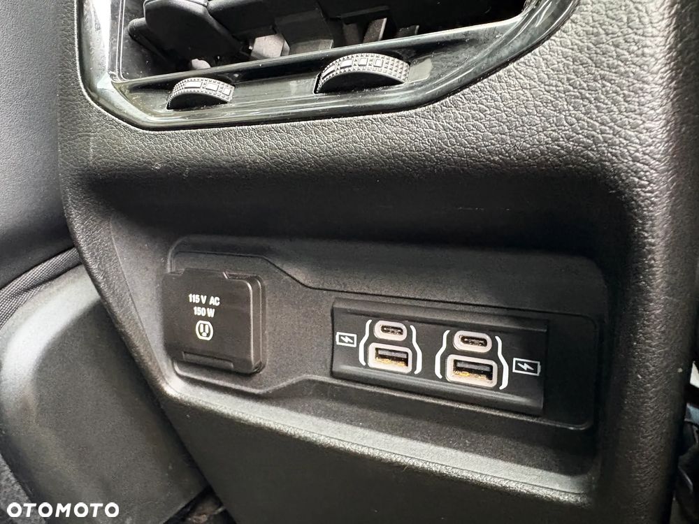 Jeep Grand Cherokee - 38