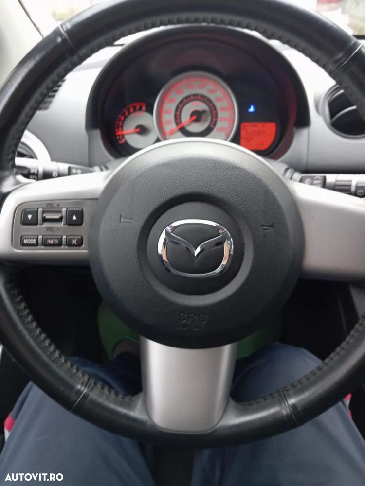 Mazda 2 1.5i GT - 11