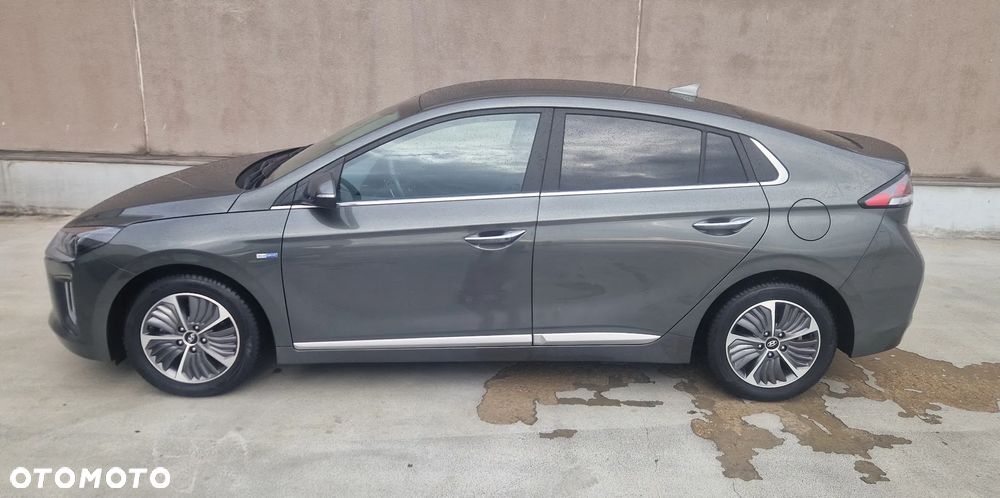 Hyundai IONIQ Hybrid Platinum - 6