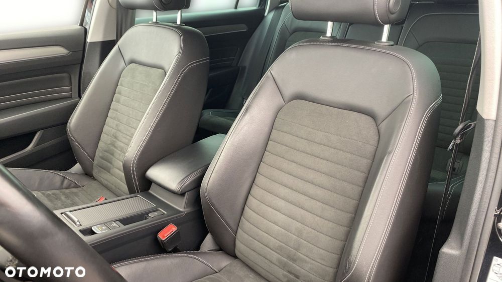 Volkswagen Passat - 11