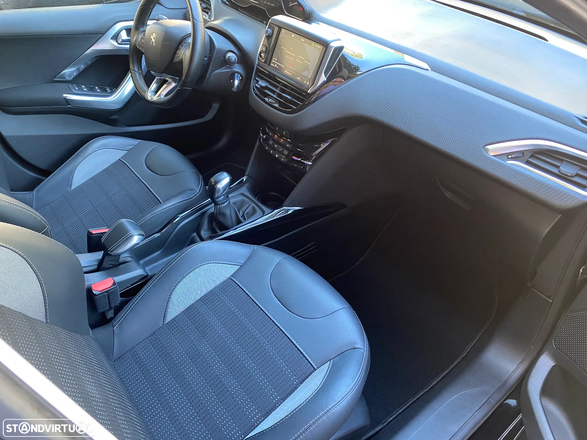 Peugeot 2008 1.5 BlueHDi Allure - 22