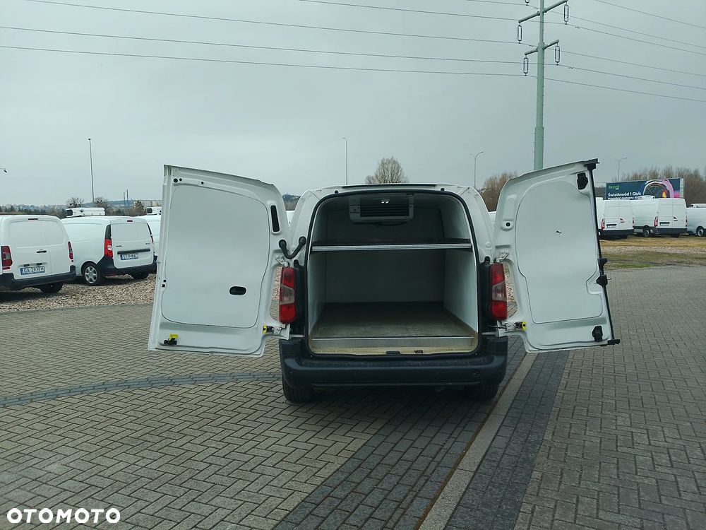 Toyota Proace City Partner Berlingo Combo Doblo L2 Izoterma Chłodnia Salon PL półka Inox 3 osoby - 1