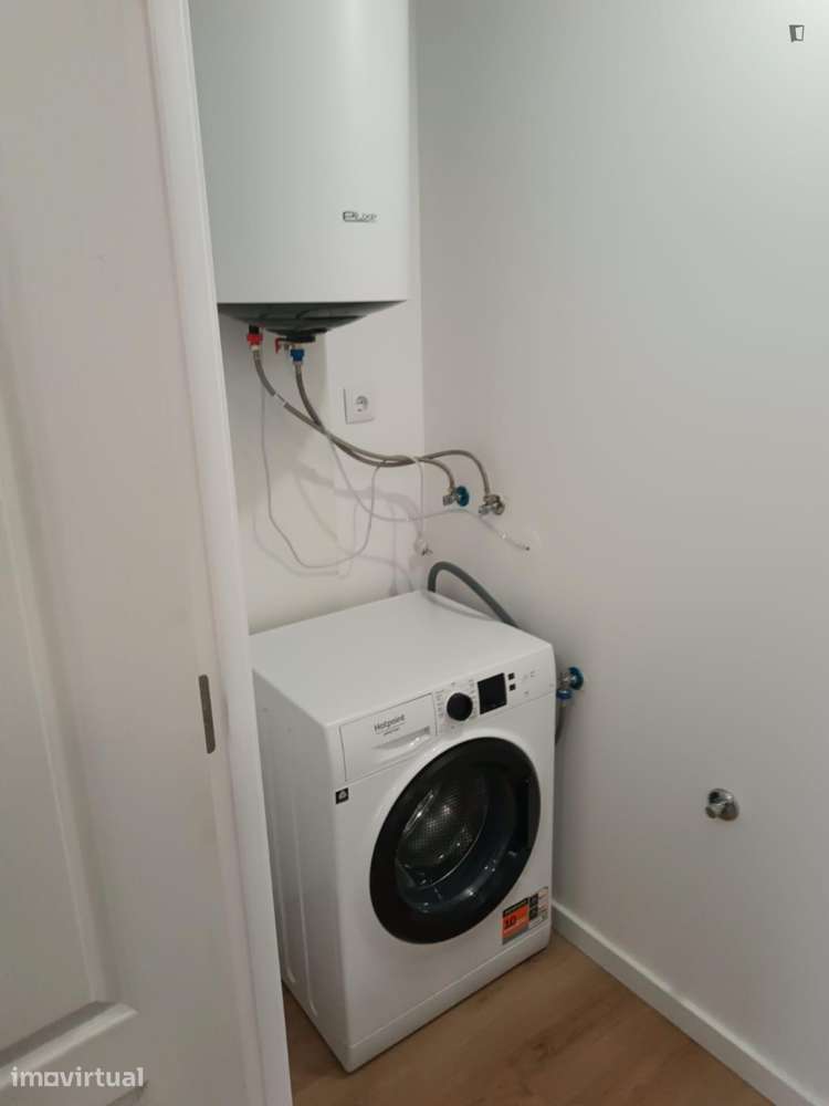 Apartamento com 1 quartos - localizado em Santa Marinha Porto - Grande imagem: 4/9