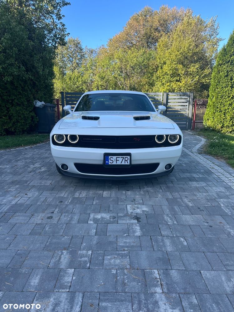 Dodge Challenger - 1