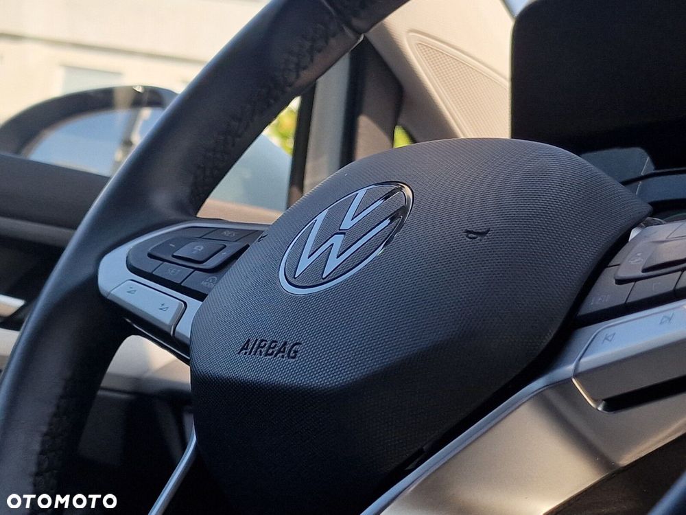 Volkswagen Golf VIII 1.5 TSI Life - 32