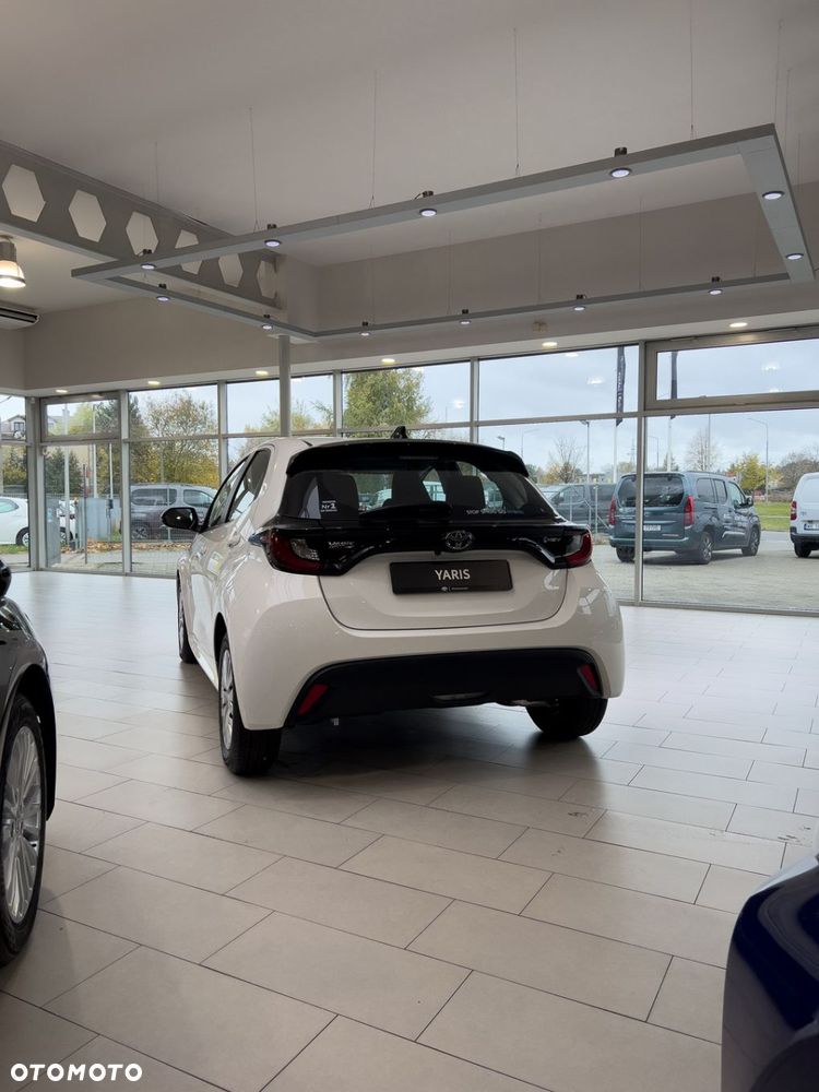 Toyota Yaris - 4