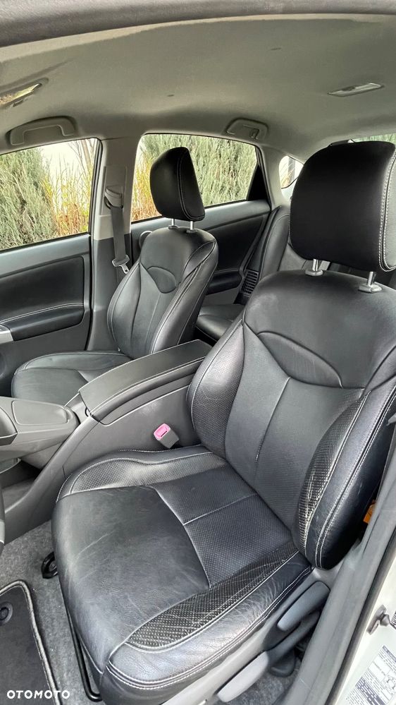 Toyota Prius 1.8 HSD Premium - 6