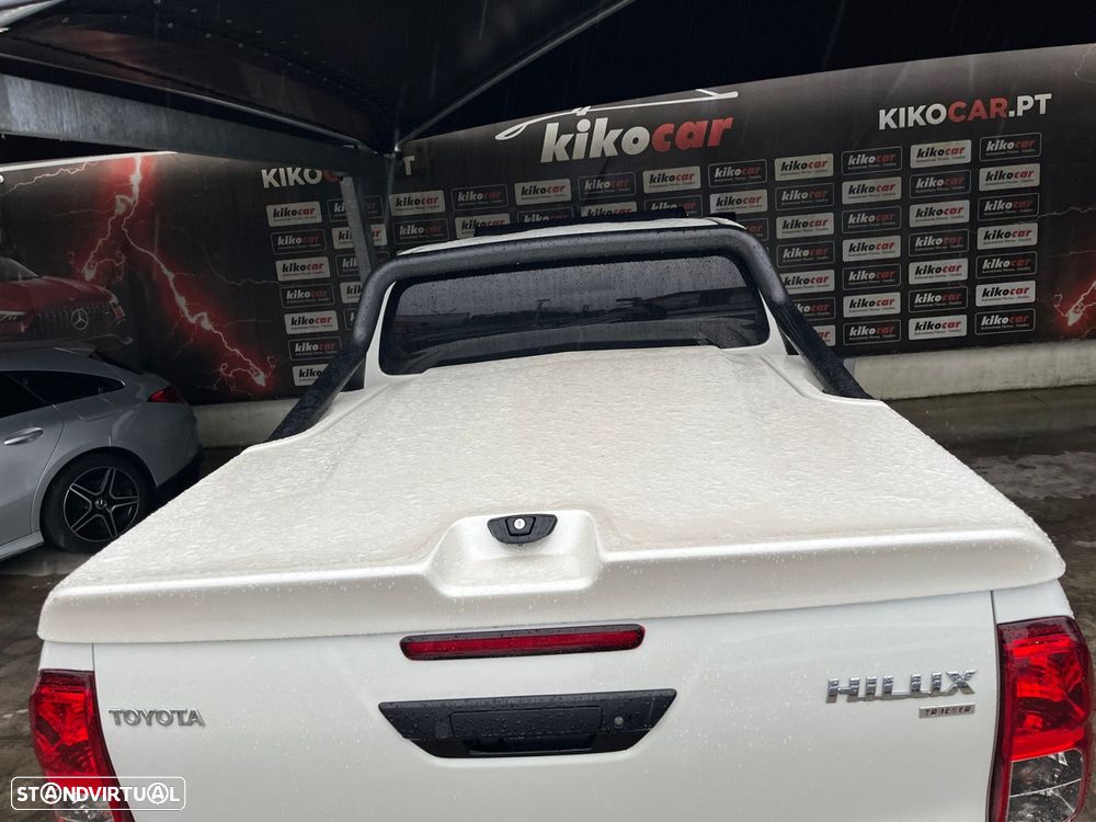 Toyota Hilux 2.4 D-4D 4WD CD Tracker S CA - 13