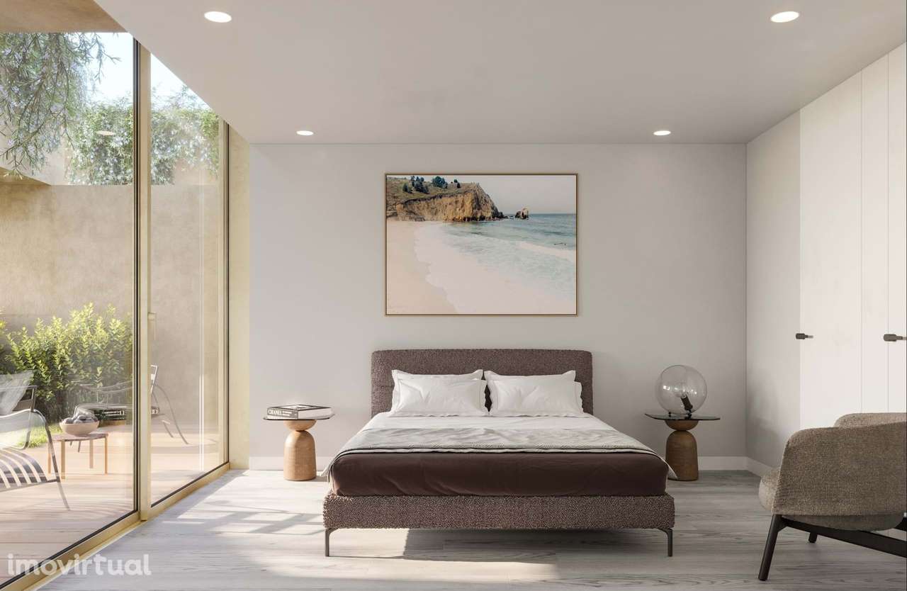 MODERNA MORADIA EM BANDA T2 COM PISCINA À VENDA, NA PRAIA DA LUZ - Grande imagem: 5/10