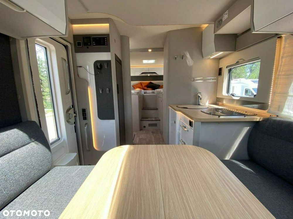 Hymer-Eriba Tramp S 685 - półintegra w układzie face to face - 4