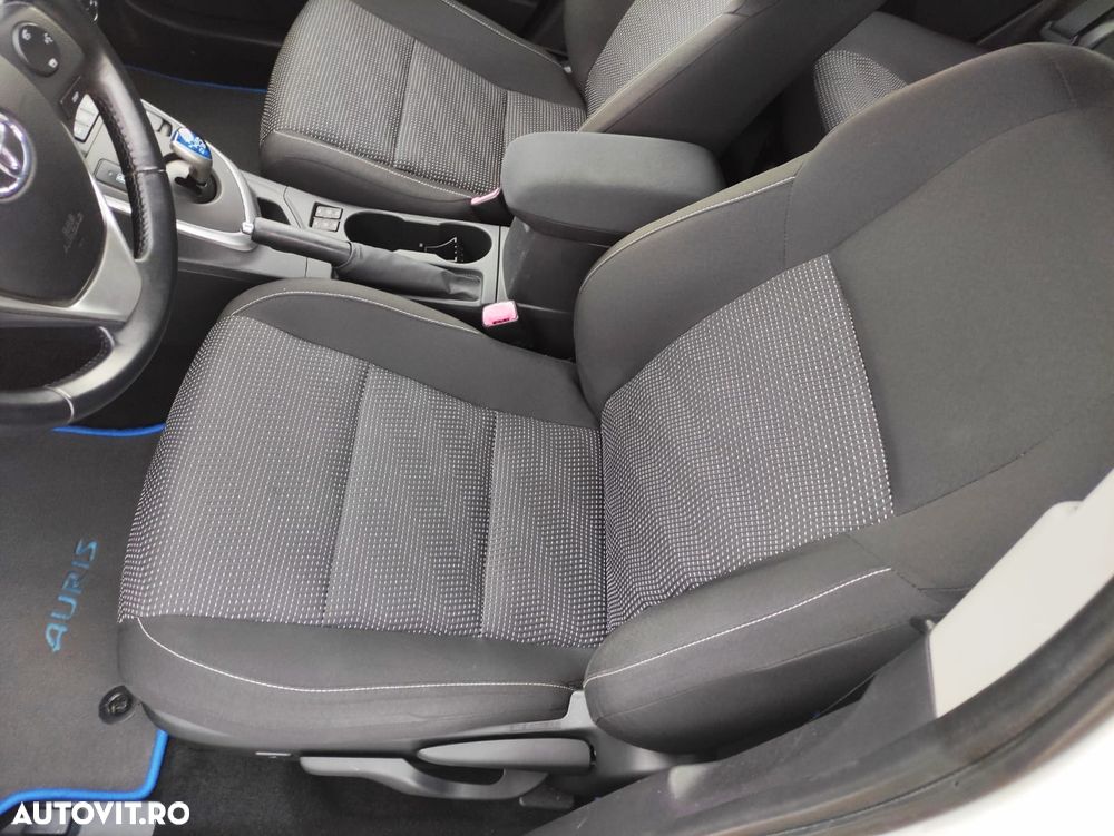 Toyota Auris - 10