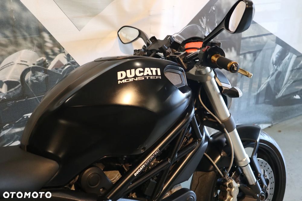 Ducati Monster - 21