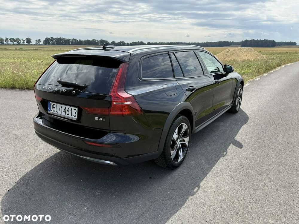 Volvo V60 Cross Country B4 D AWD Plus - 37