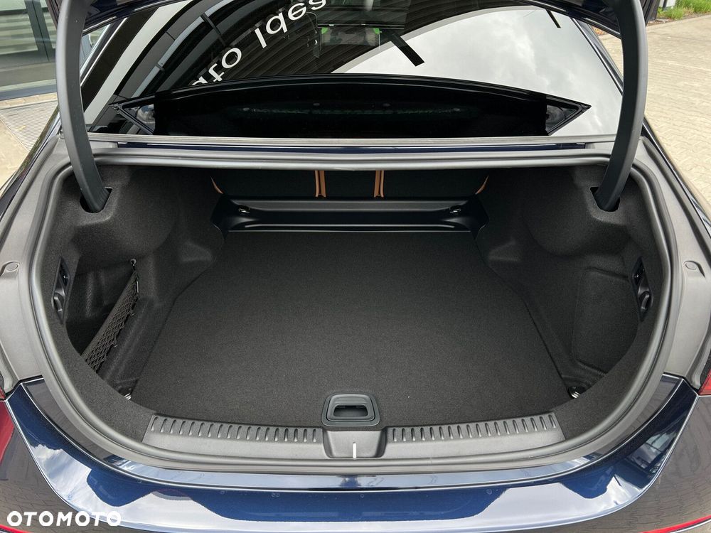 Mercedes-Benz Klasa E 220 d mHEV 4-Matic AMG 9G-Tronic - 22