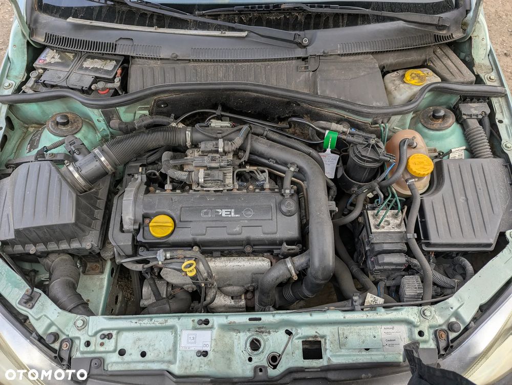 Opel Corsa C 2000–2006 na części - 9