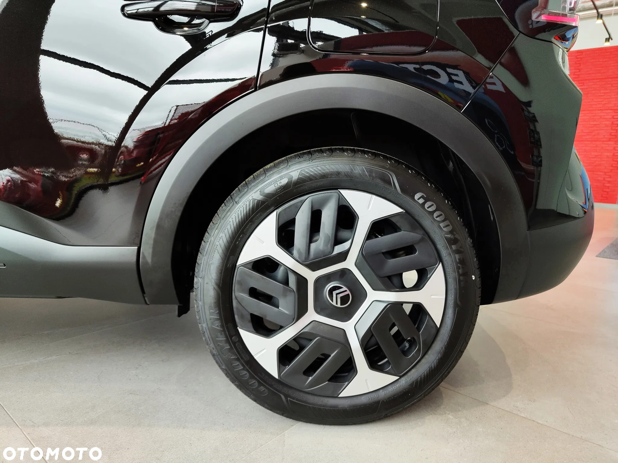 Citroën C4 1.2 mHEV Plus eDCT6 - 8