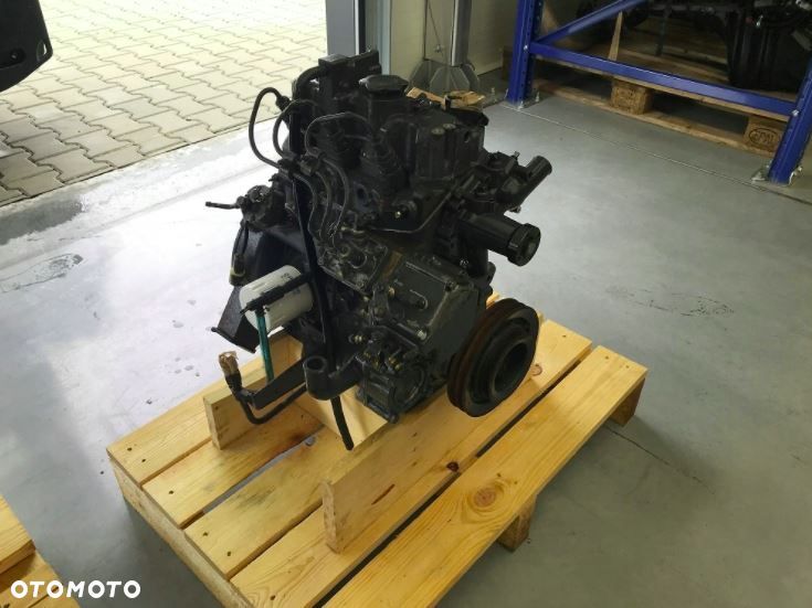 SILNIK PERKINS 103-10 idealny 11500 zł netto - 10
