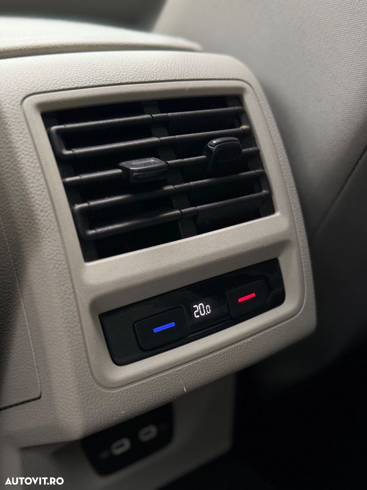 Volkswagen Golf 1.5 eTSI ACT DSG MHEV Style - 9