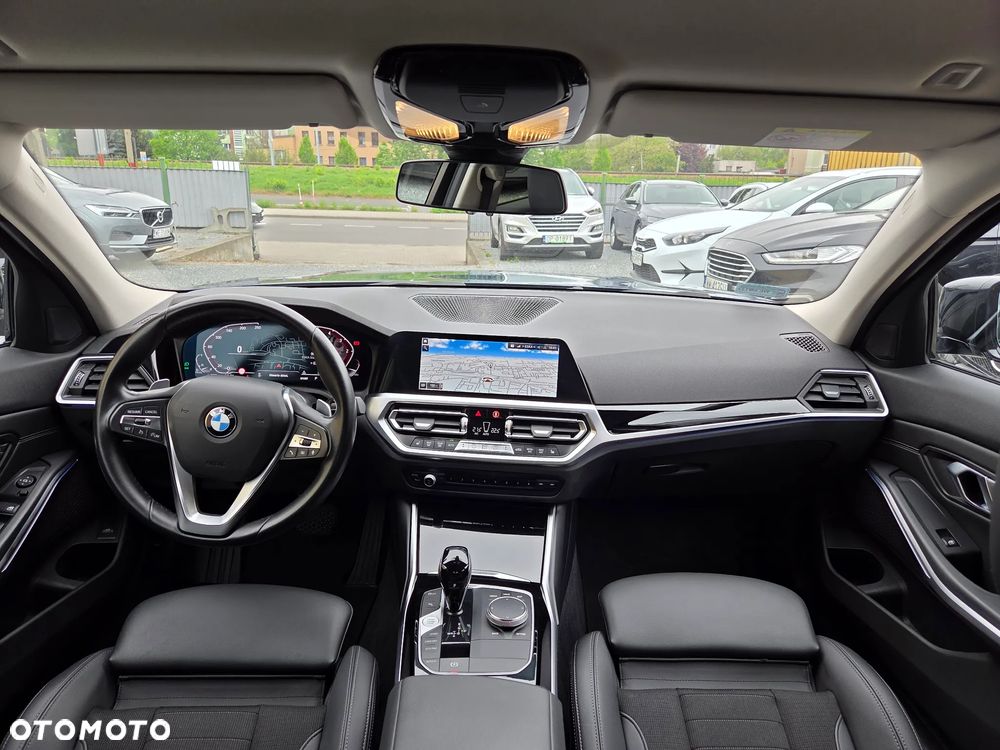 BMW Seria 3 320d Sport Line - 13