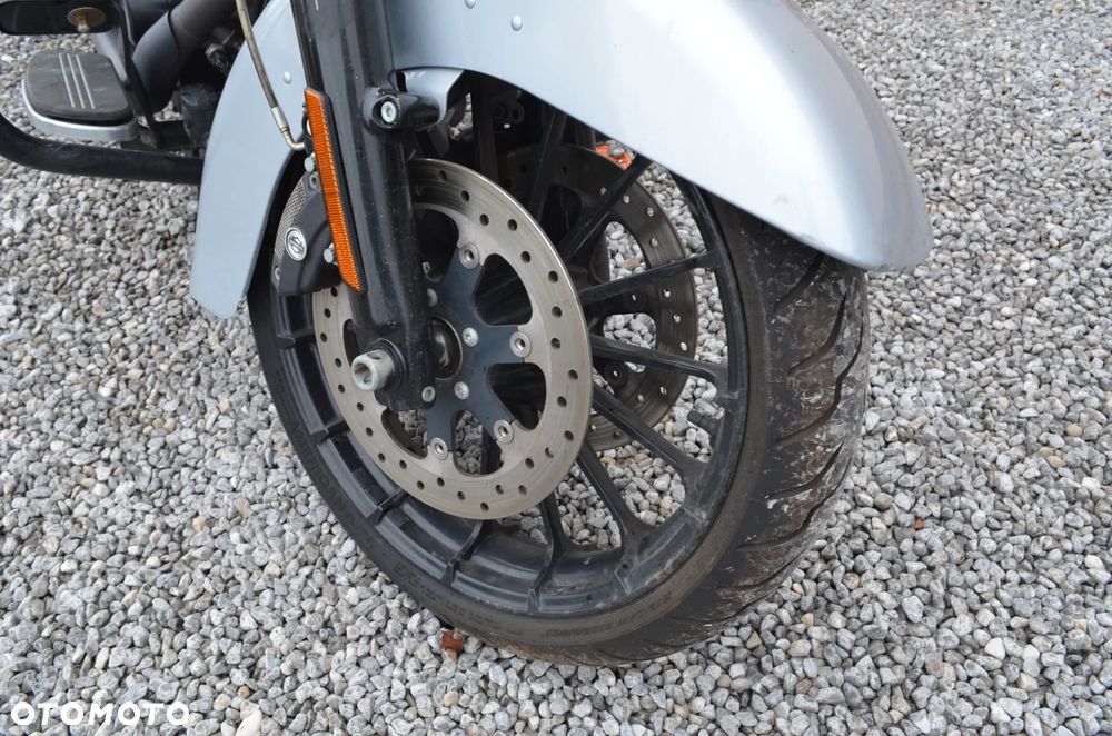 Harley-Davidson Touring Street Glide - 19