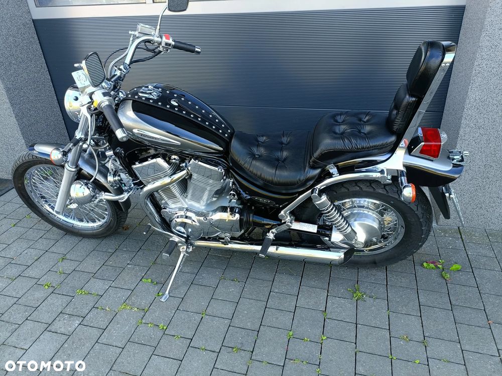 Suzuki Intruder - 9
