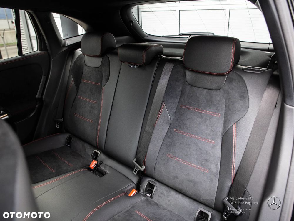 Mercedes-Benz GLA 220 mHEV 4-Matic AMG Line 8G-DCT - 13