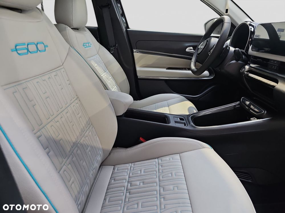 Fiat 600 1.2 Turbo La Prima eDCT - 12