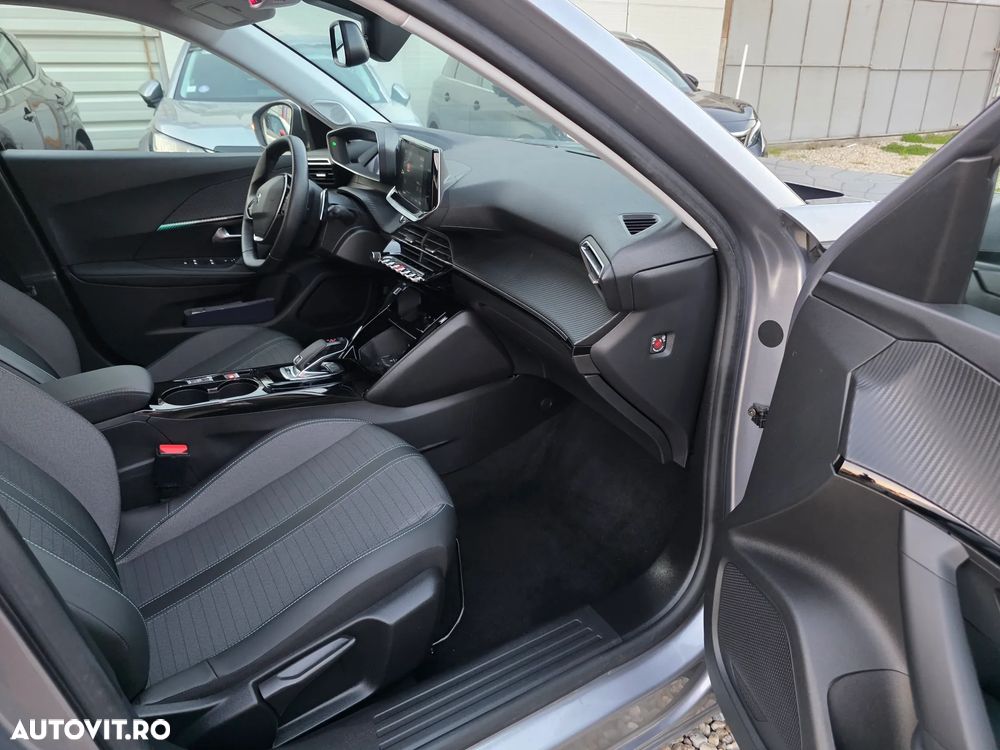 Peugeot 2008 PureTech 130 EAT8 GT - 16
