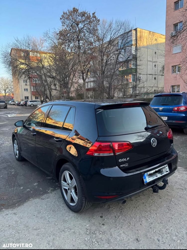 Volkswagen Golf - 2