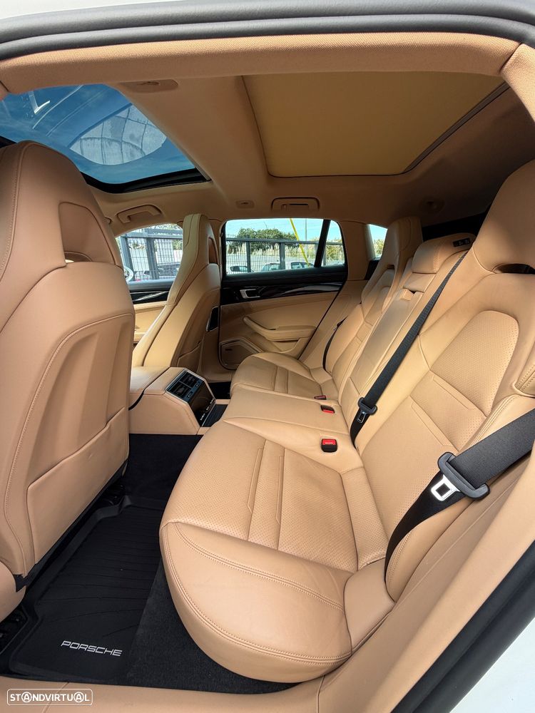 Porsche Panamera Sport Turismo 4 E-Hybrid 10 Years Edition - 22