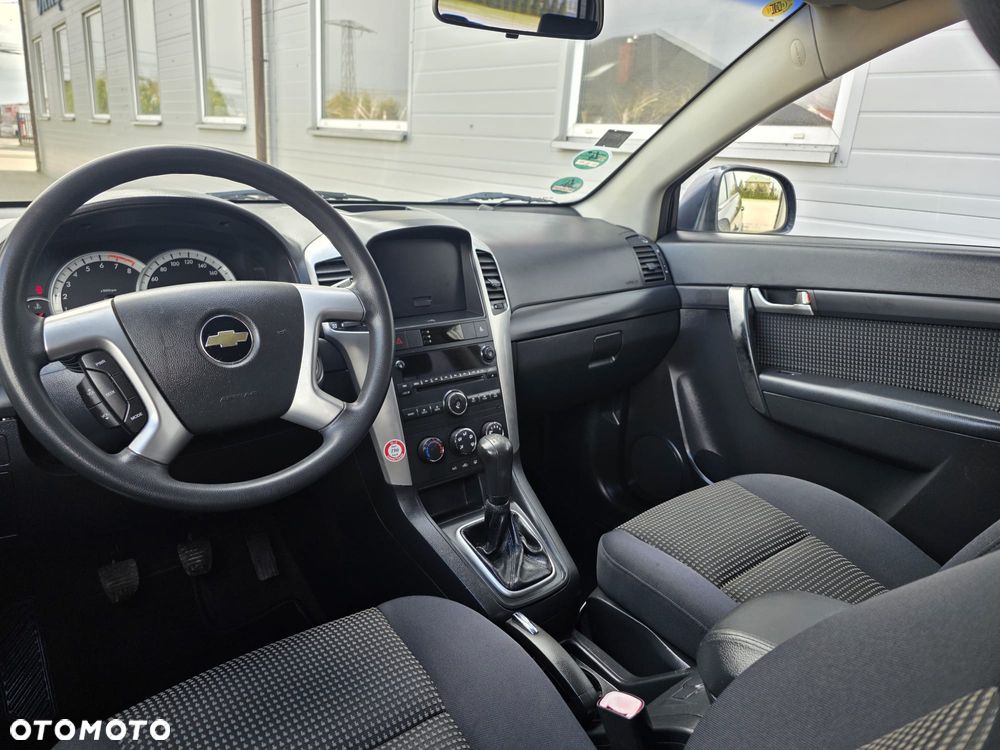 Chevrolet Captiva 2.4 LS 5os - 16