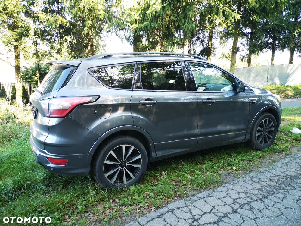 Ford Kuga - 2
