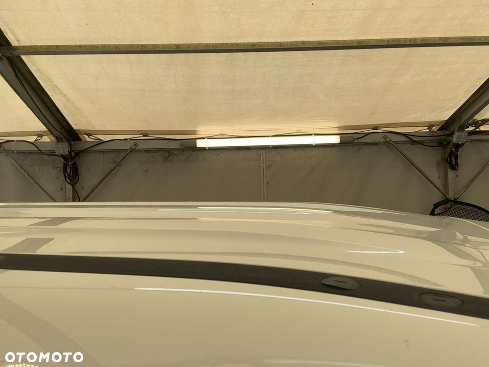 Land Rover Defender 110 D200 SE - 27