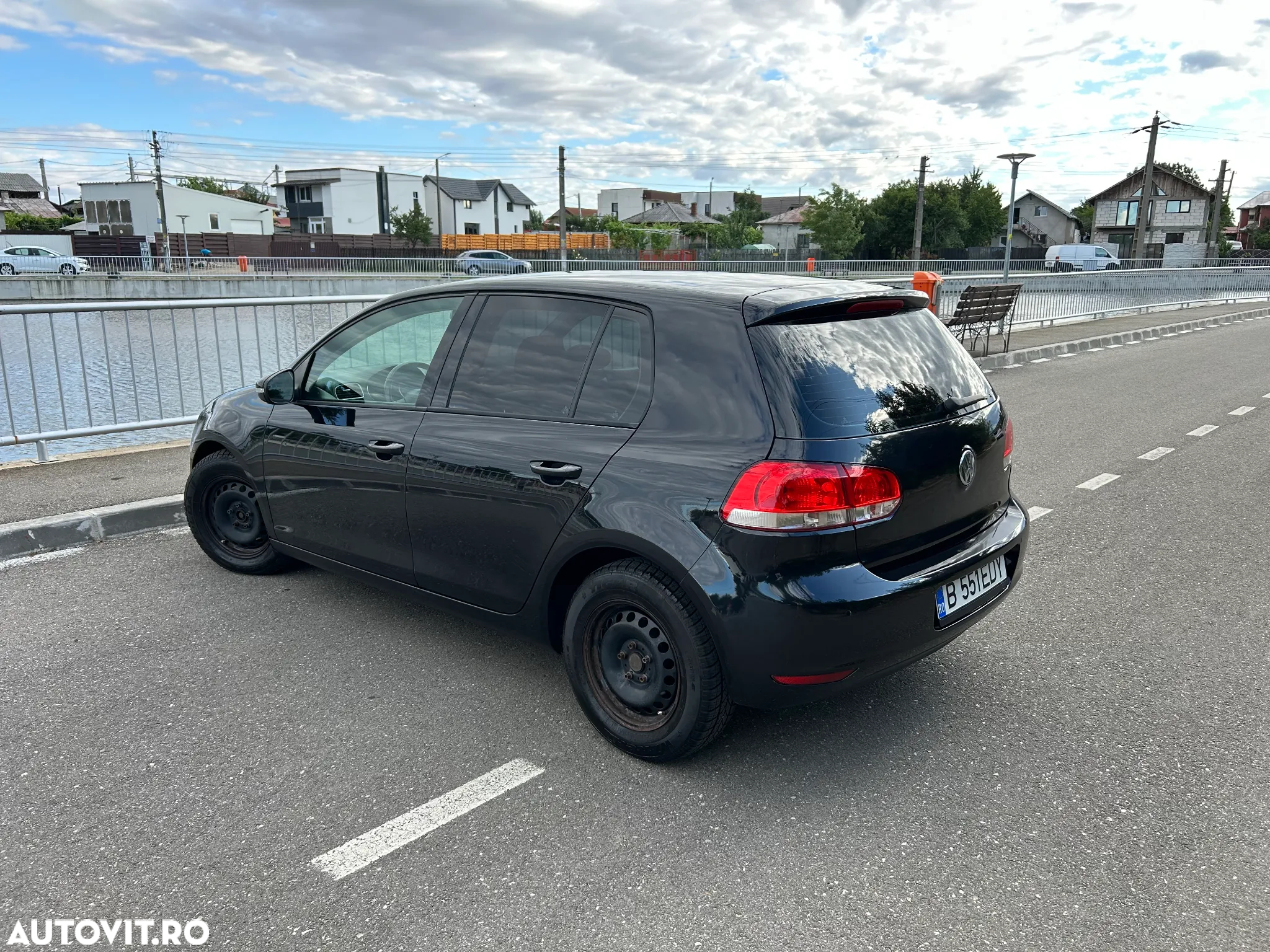 Volkswagen Golf 1.6 TDI DPF Comfortline - 3