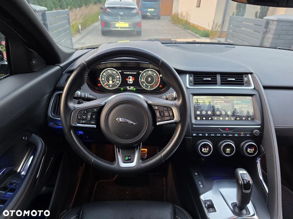 Jaguar E-Pace - 28