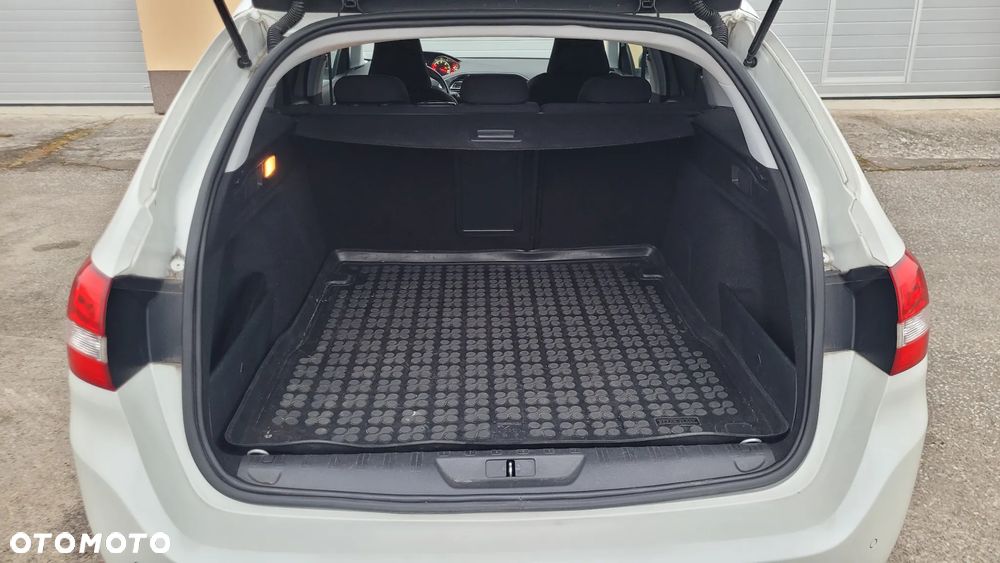 Peugeot 308 1.5 BlueHDi Allure S&S - 19