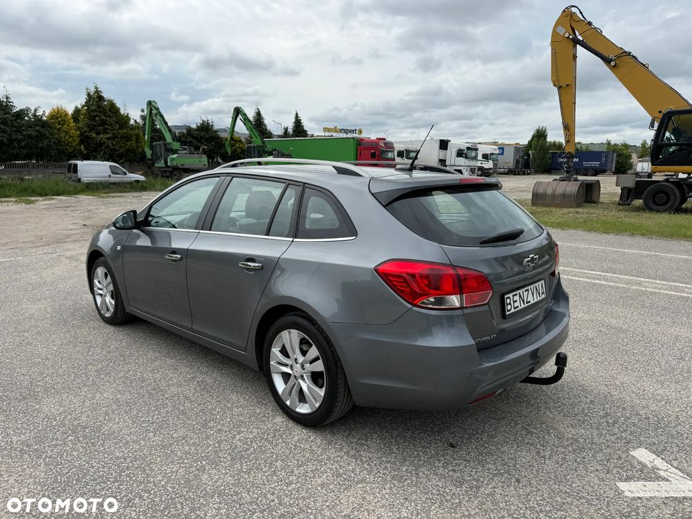 Chevrolet Cruze 1.4 T LTZ - 32